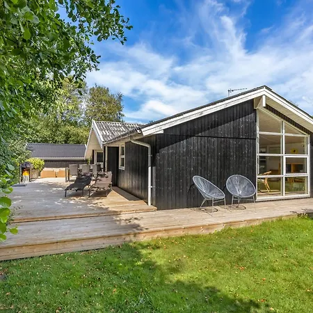 Holiday home Raevlingehuset