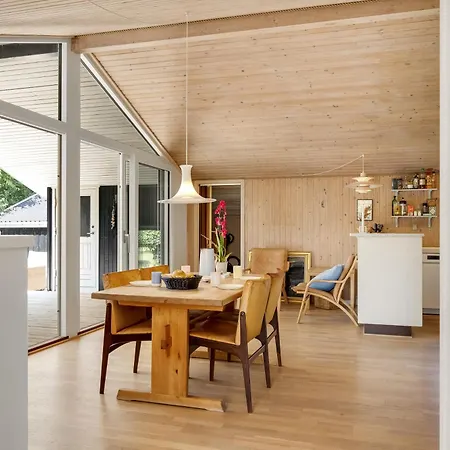 Holiday home Raevlingehuset