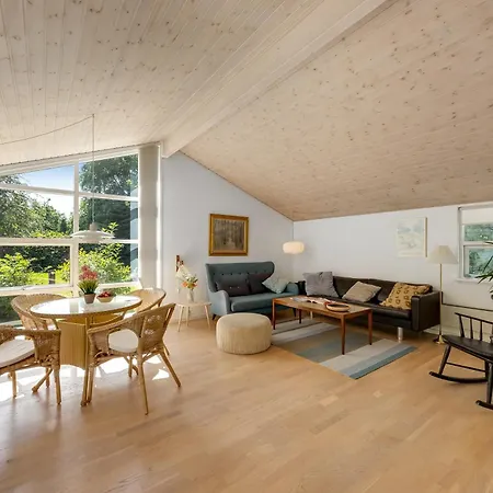 Nyaraló Raevlingehuset *