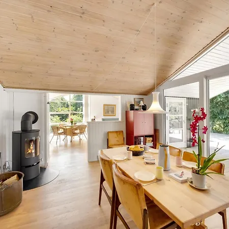 Raevlingehuset Holiday home *