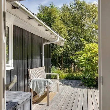 Holiday home Raevlingehuset *